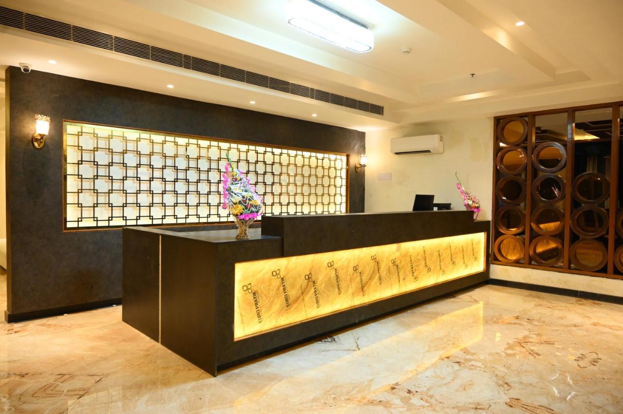 Neel Clarks Inn Express Агра Екстер'єр фото