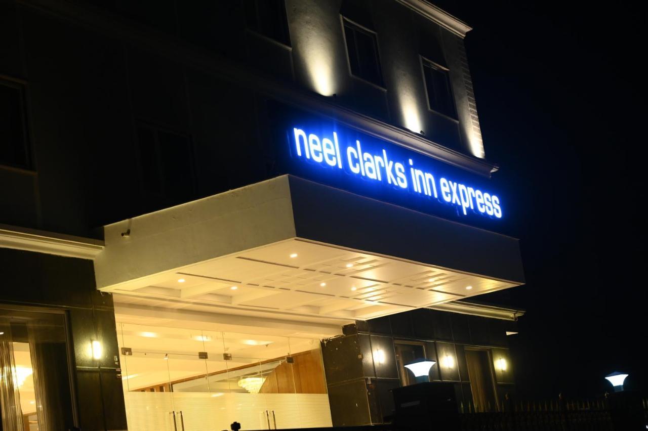 Neel Clarks Inn Express Агра Екстер'єр фото